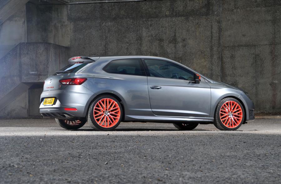  Seat Leon SC Cupra 280 Ultimate Sub8 2015 года  (фото 12 из 30)